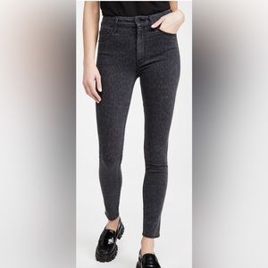 MOTHER Denim The High Waisted Looker in Bad Cat. Size 28. NWOT!